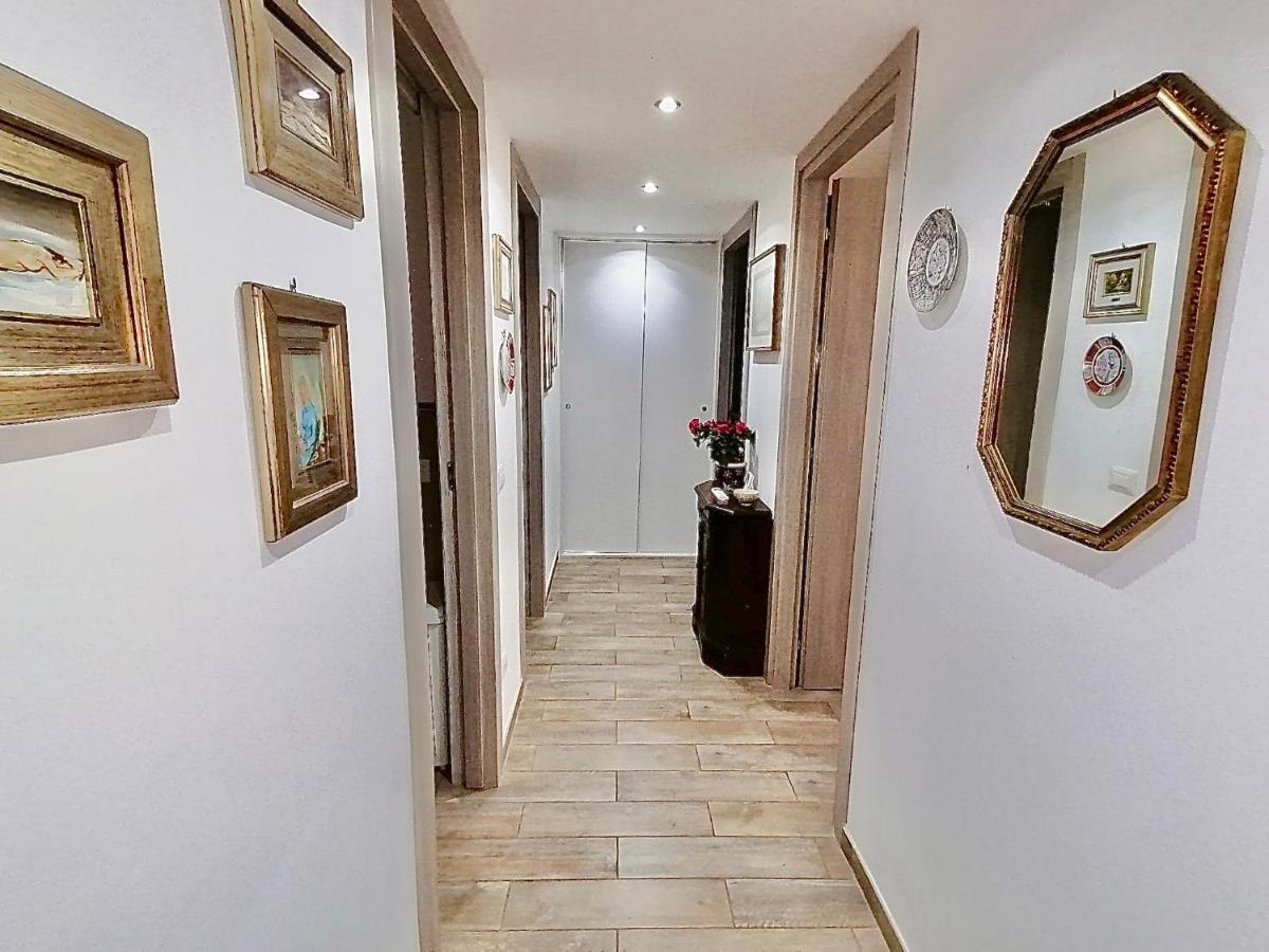 Ferienwohnung Relax Zambrini Lido di Ostia Exterior foto
