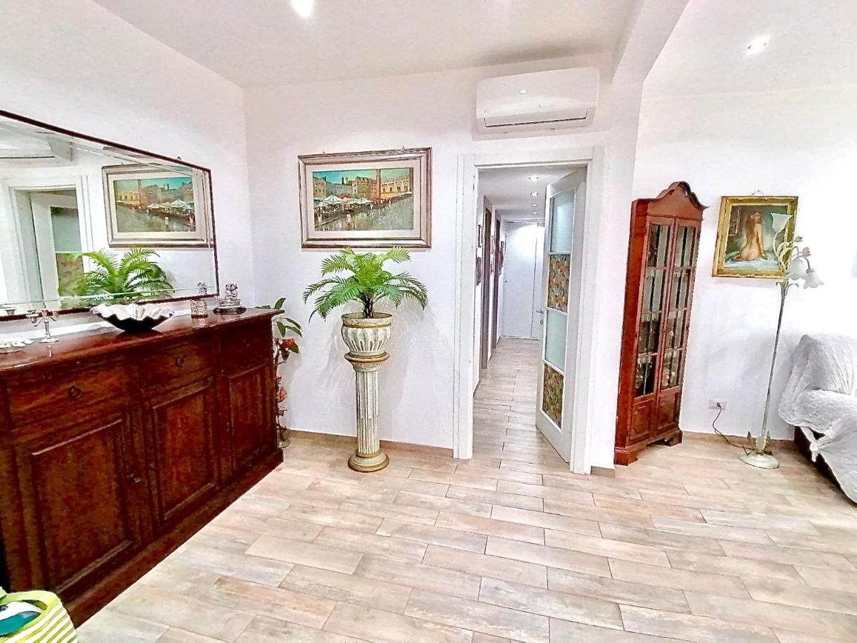 Ferienwohnung Relax Zambrini Lido di Ostia Exterior foto